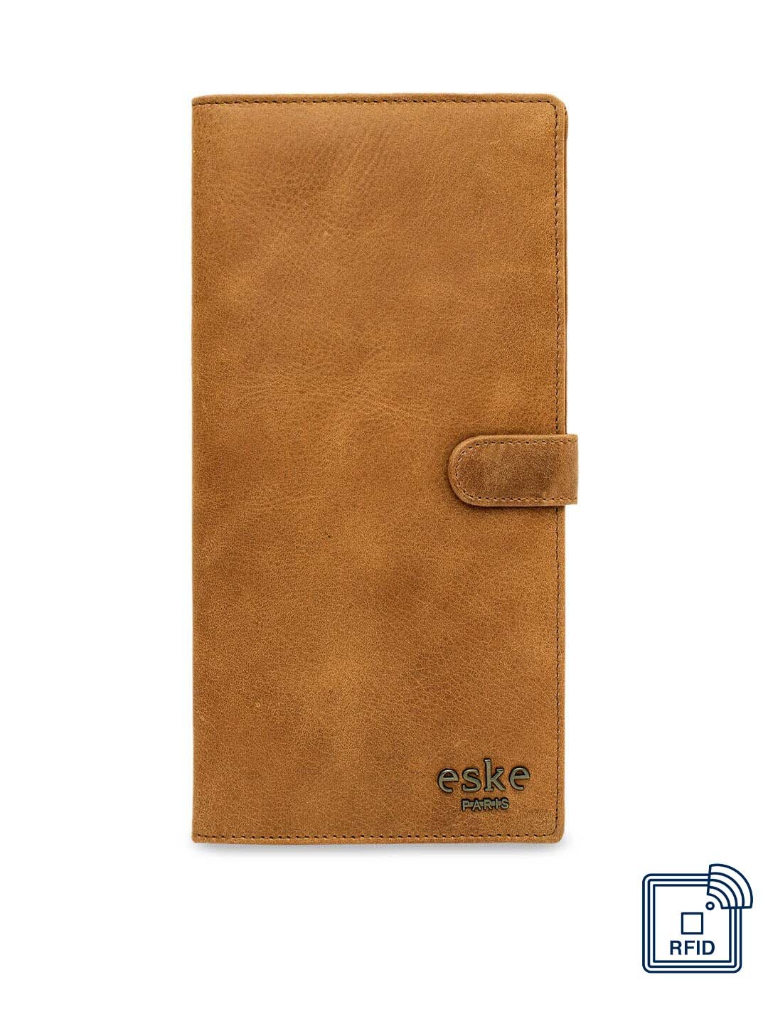 

Eske Men Beige Paris Clover Leather Solid Passport Holder
