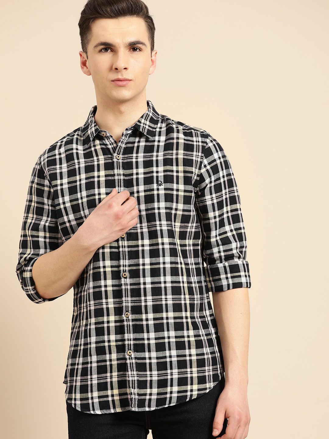 

United Colors of Benetton Men Navy Blue & Off-White Slim Fit Checked Casual Shirt