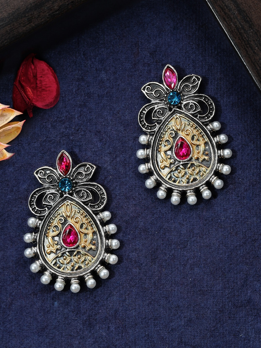 

Rubans Silver-Plated Oxidised Handcrafted Classic Studs