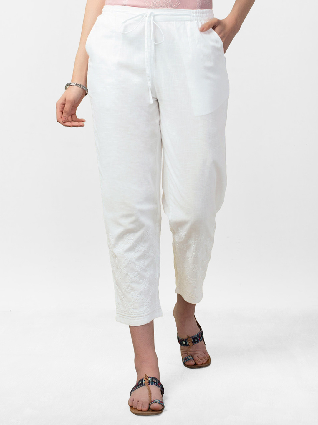 

Fabindia Women White Cotton Tapered Fit Chikankari Embroidered Cropped Trousers