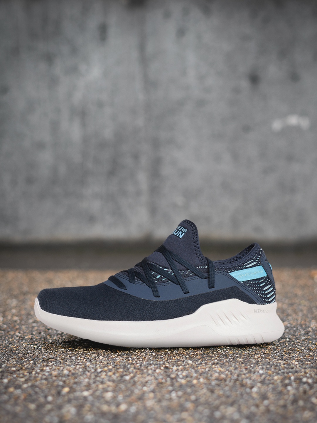 

Skechers Women Navy Blue GO RUN MOJO 2.0 ESCAPE Running Shoes