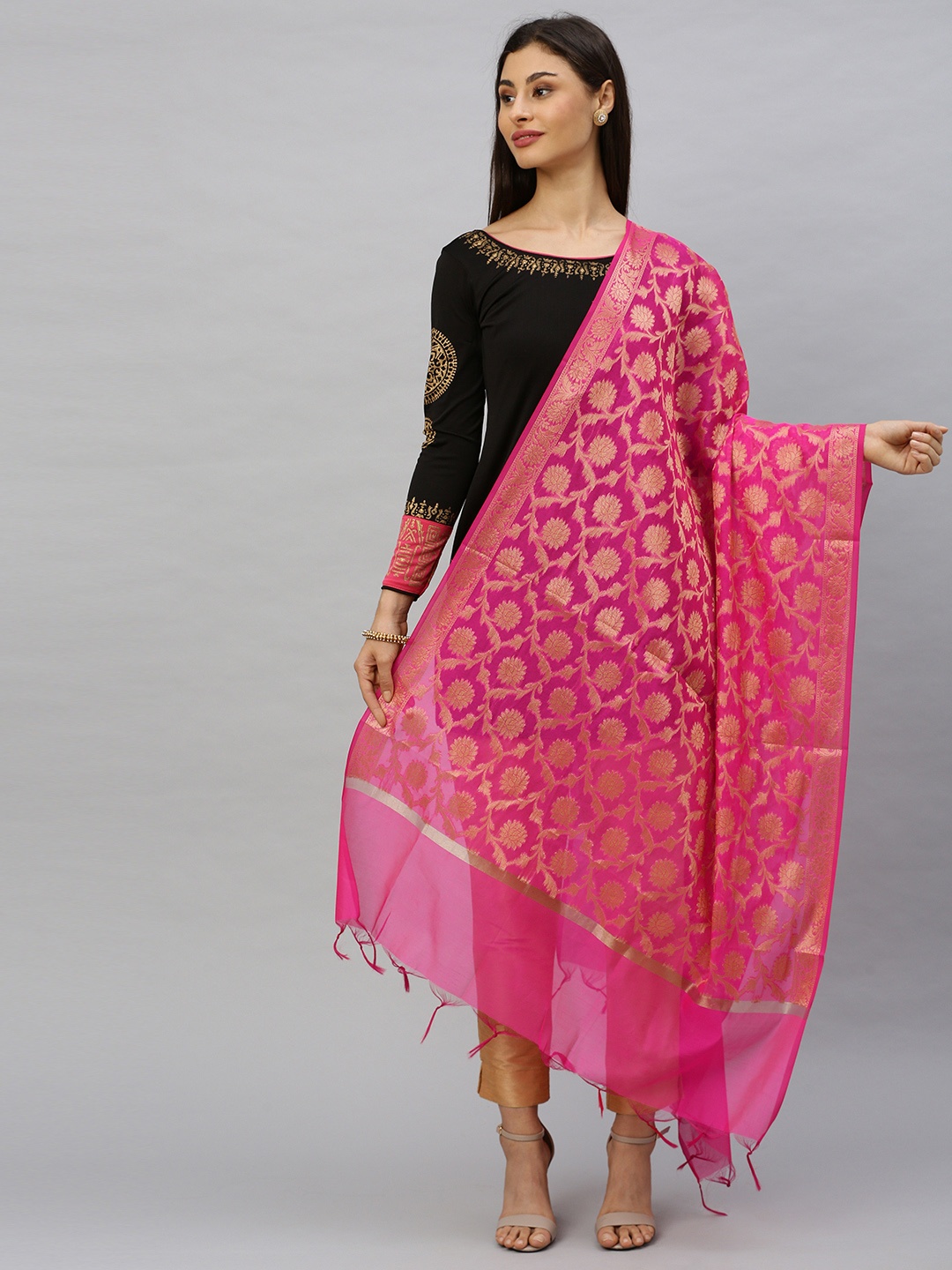 

Ishin Pink & Gold-Toned Woven Design Dupatta