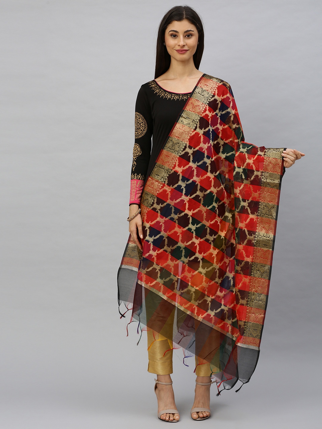 

Ishin Woven Design Dupatta, Black