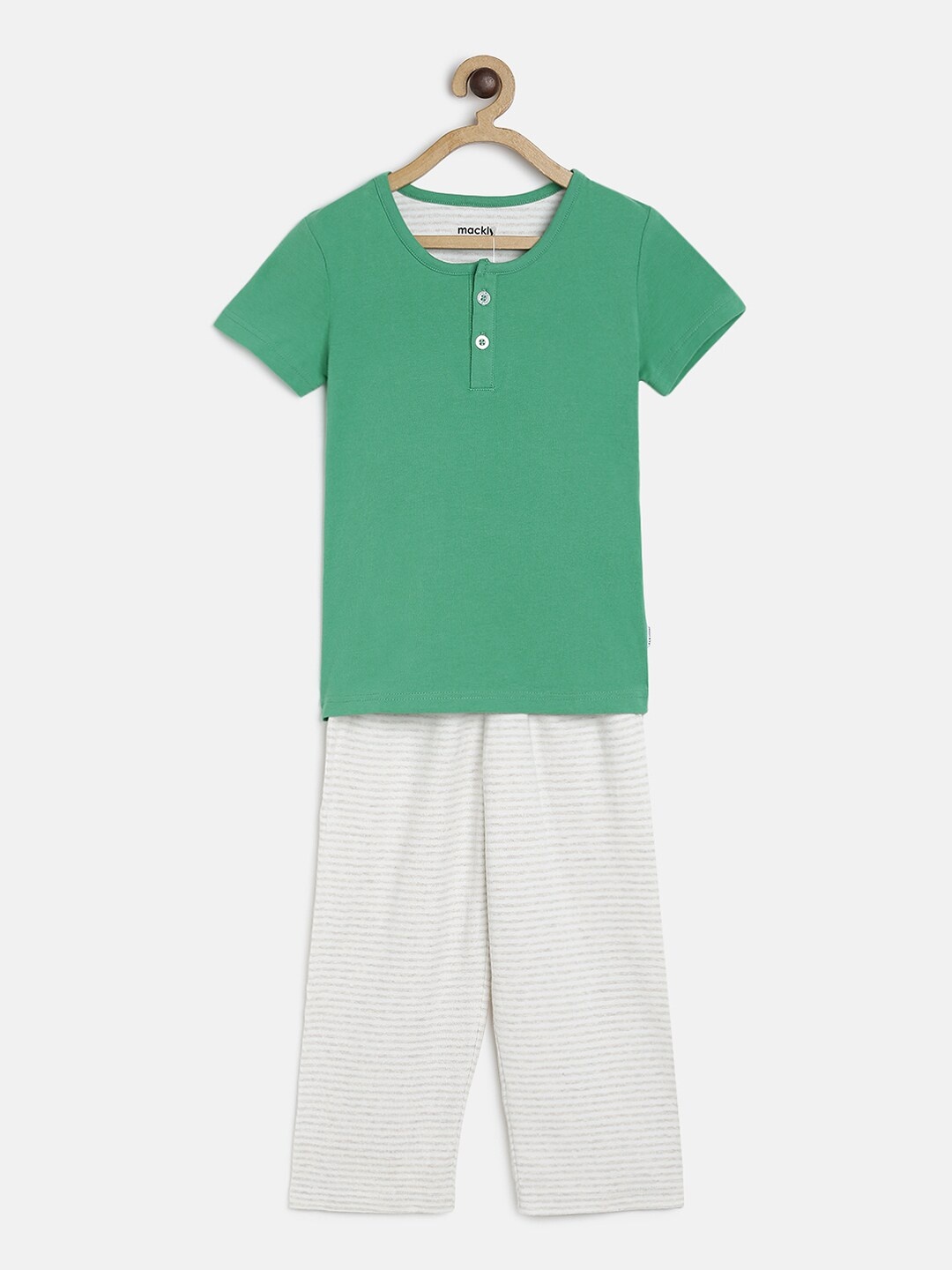 

mackly Boys Green & White Solid Night suit