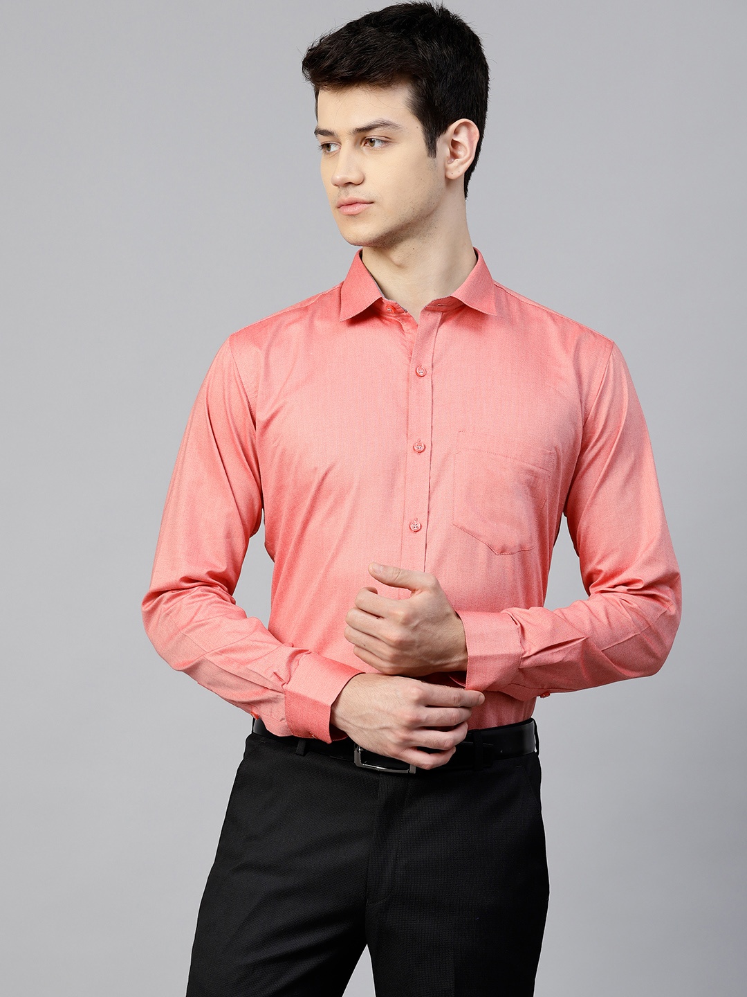 

MANQ Men Peach-Coloured Slim Fit Solid Formal Shirt