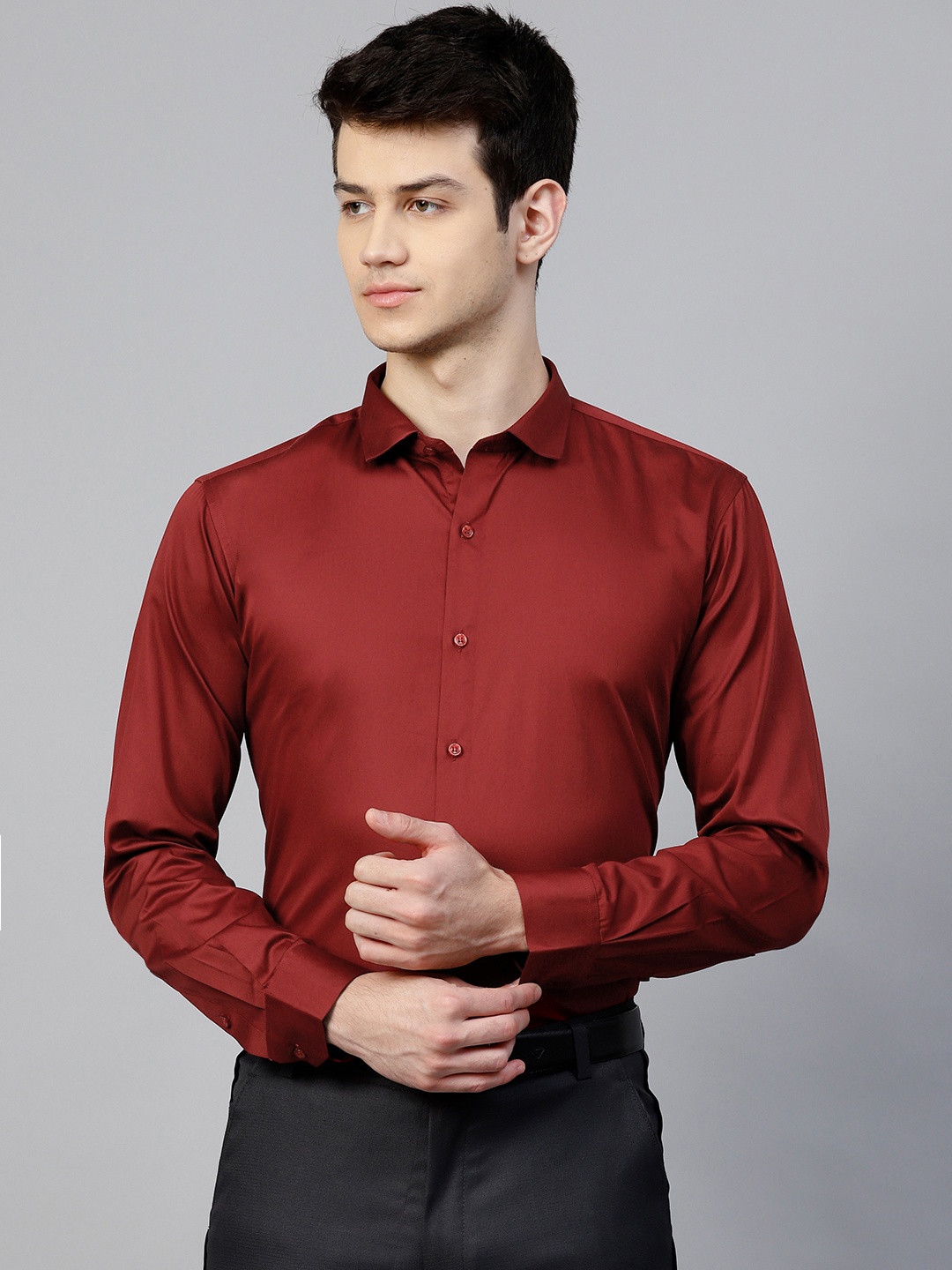 

MANQ Men Maroon Slim Fit Solid Smart Casual Shirt