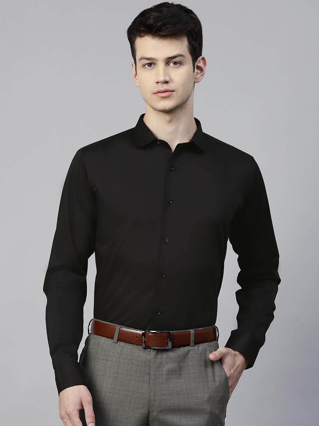

MANQ Men Black Slim Fit Solid Party Shirt
