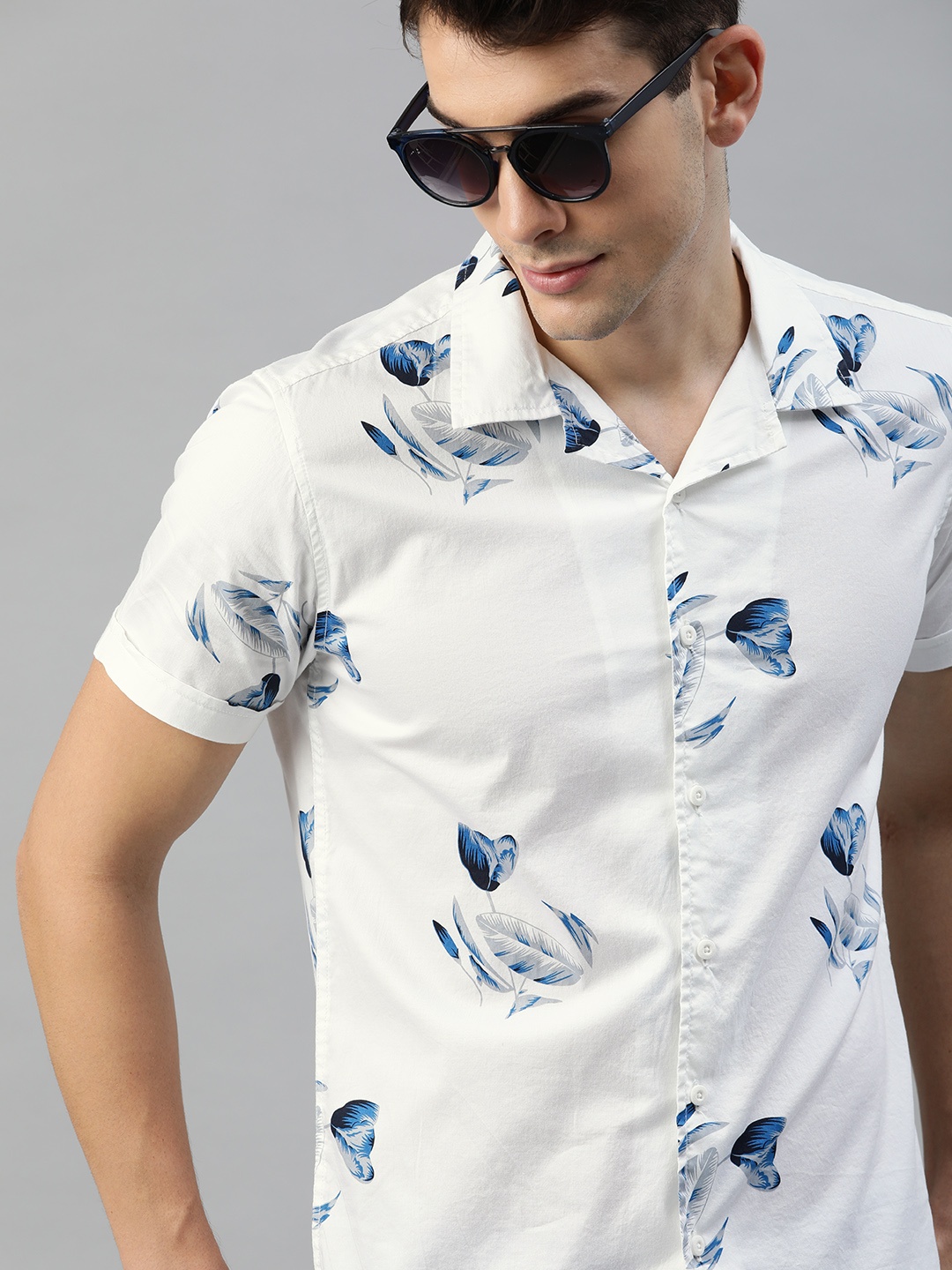 

HERE&NOW Men White & Blue Slim Fit Printed Cuban Collar Casual Shirt