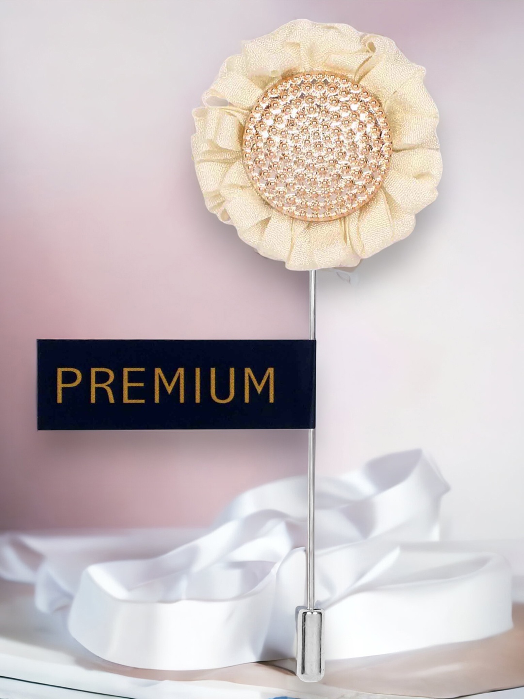 

PELUCHE Unisex Off-White & Gold-Toned Stone-Studded Sun Flower Lapel Pin