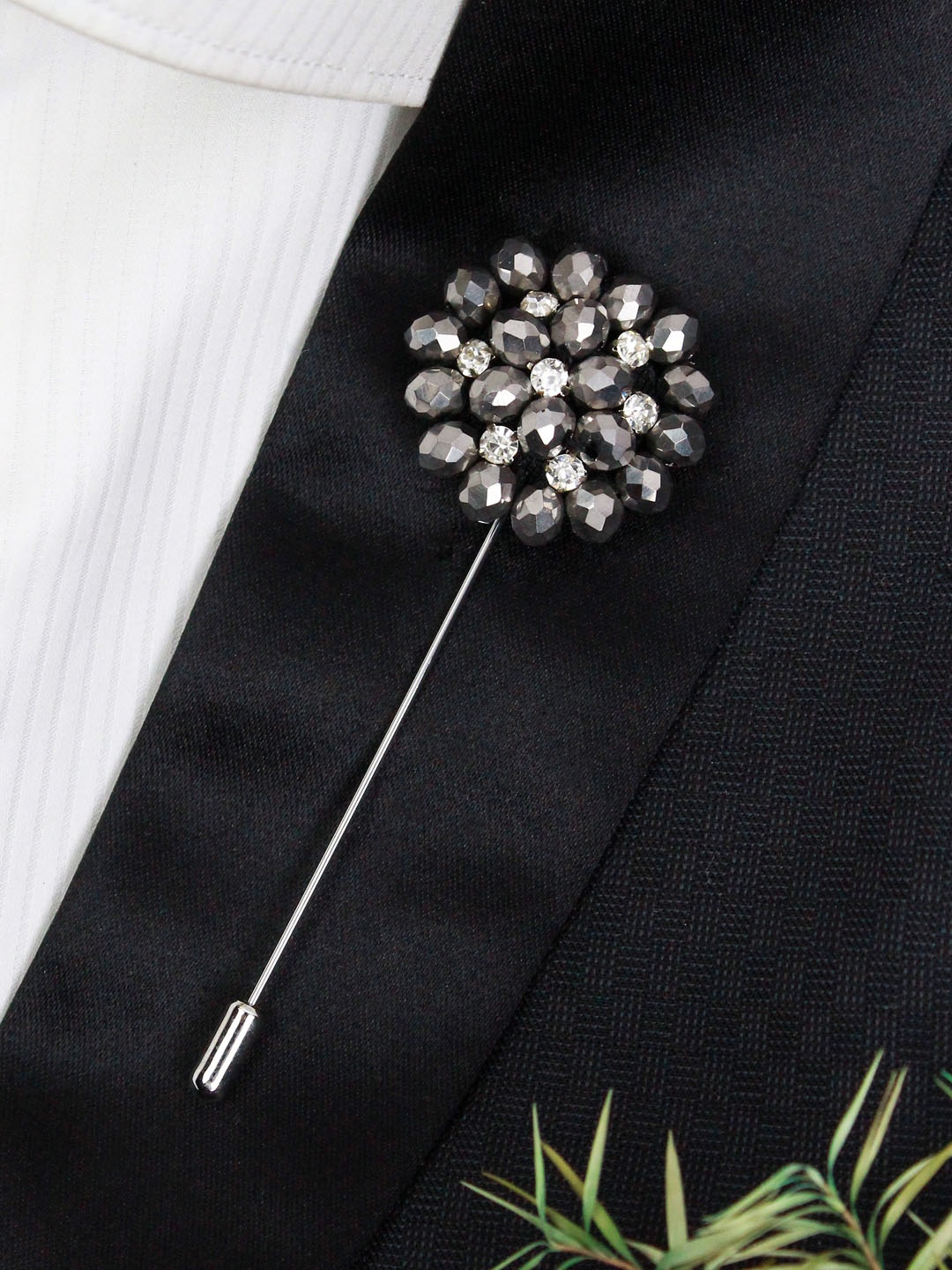 

PELUCHE Unisex Silver Crystal Beaded Stone Flower Lapel Pin