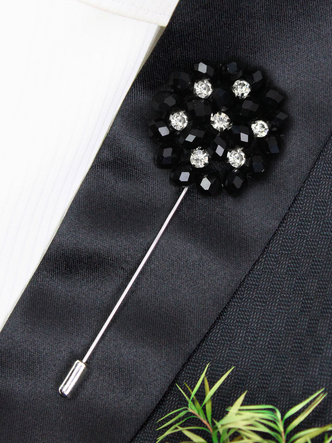 

PELUCHE Unisex Black & White Stone-Studded Stone Flower Lapel Pin