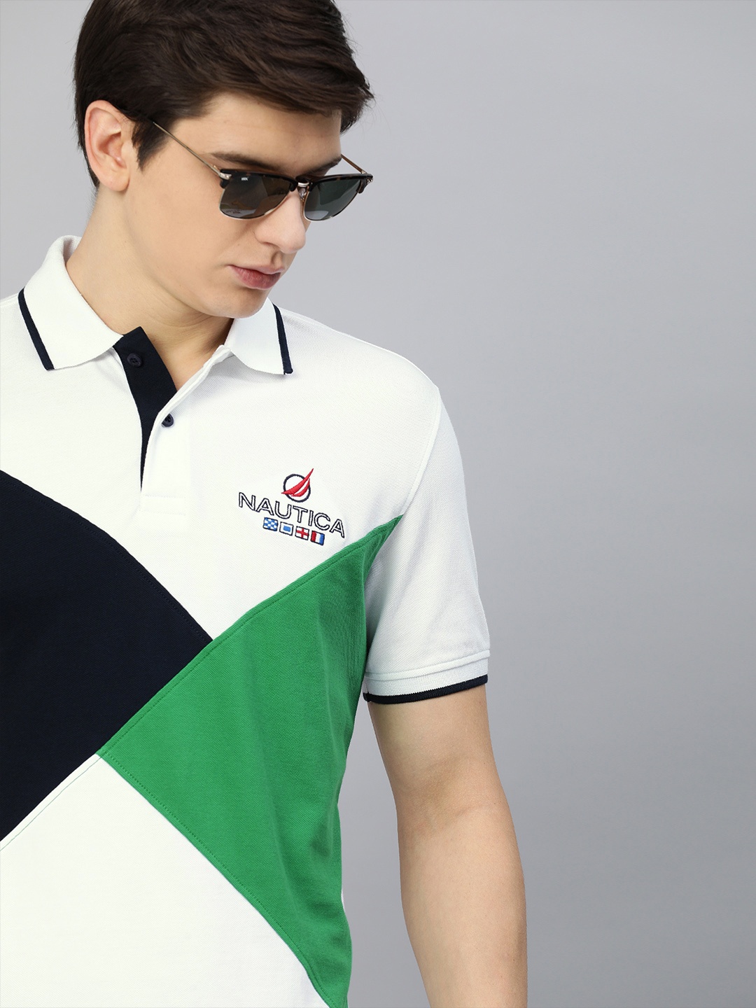 

Nautica Men White & Navy Blue Colourblocked Polo Collar T-shirt