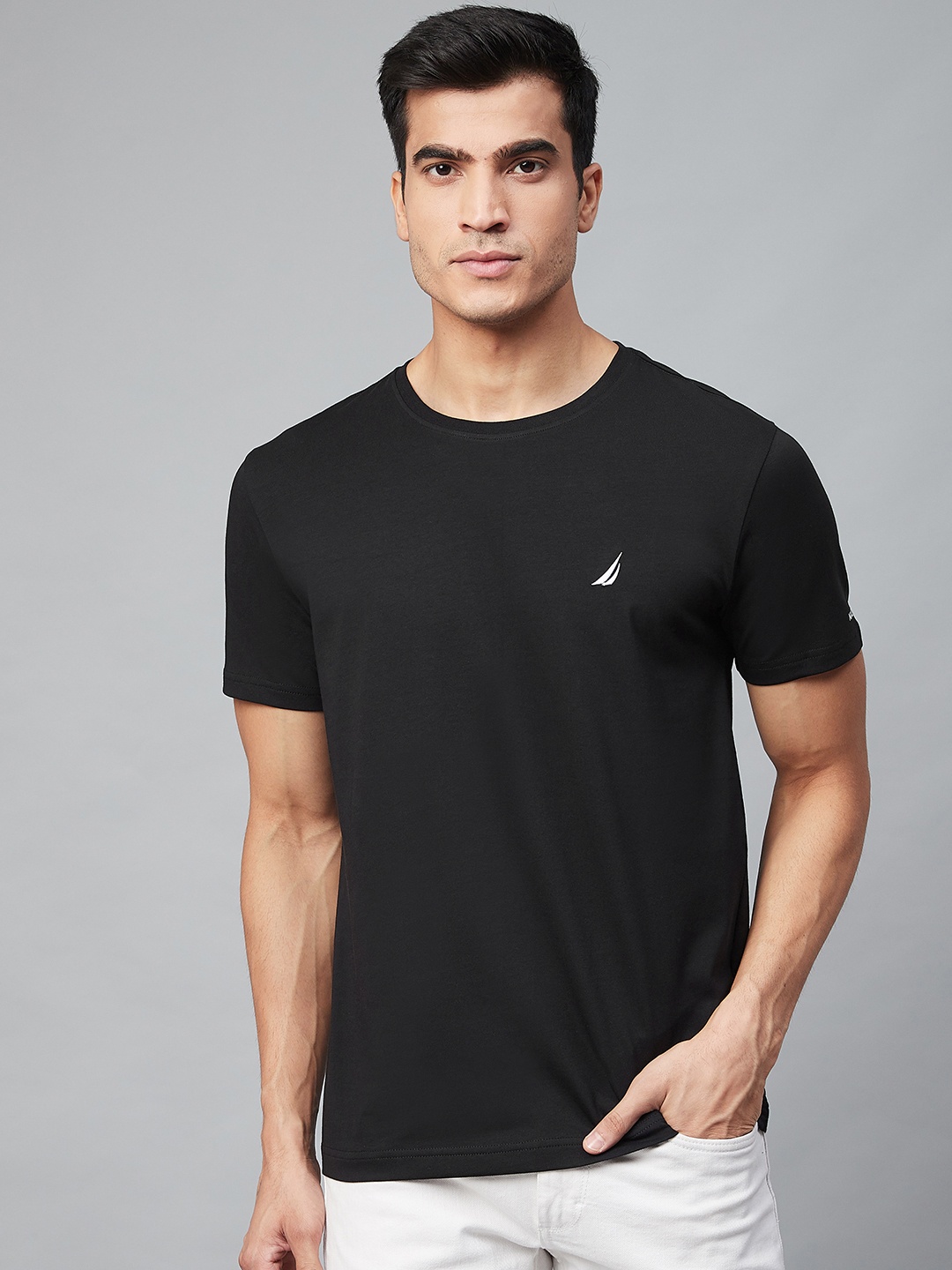 

Nautica Men Black Solid Round Neck T-shirt