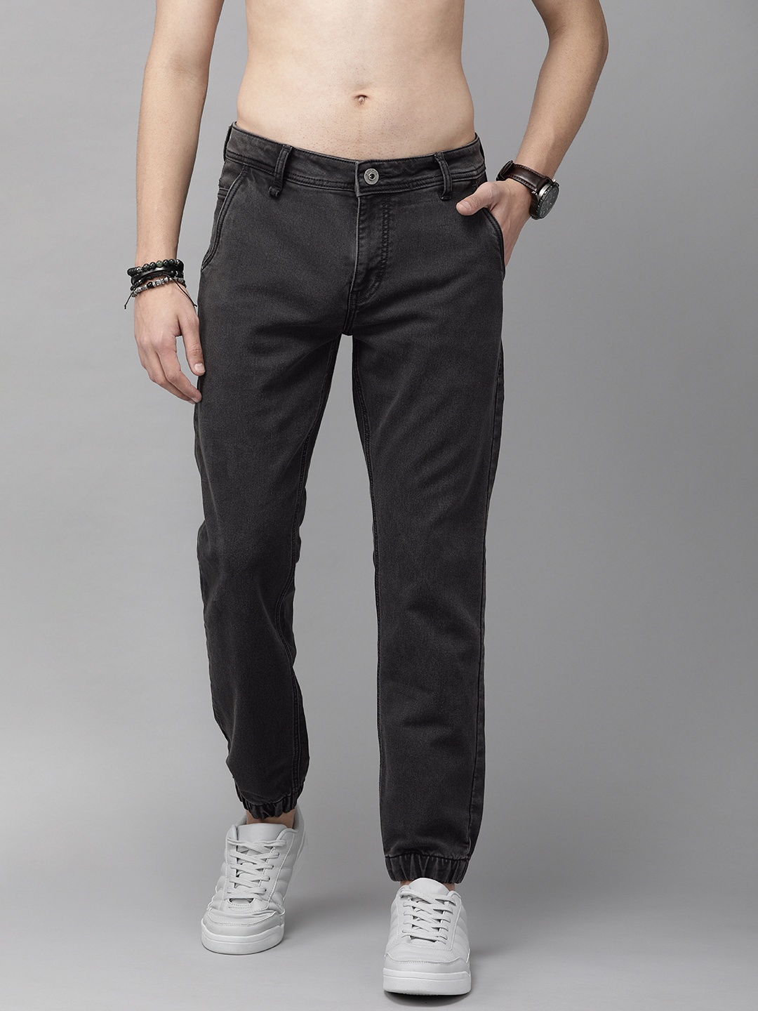 

Roadster Men Charcoal Grey Straight Fit Mid-Rise Clean Look Stretchable Jogger Jeans