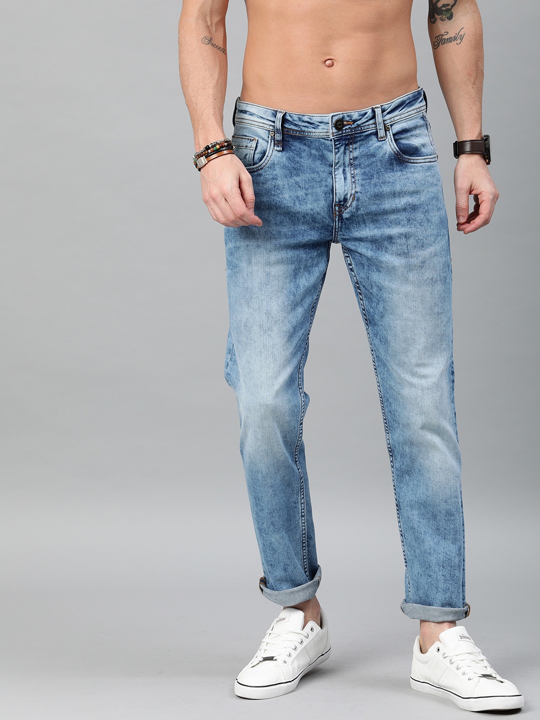 

Roadster Men Blue Slim Tapered Fit Mid-Rise Clean Look Stretchable Jeans