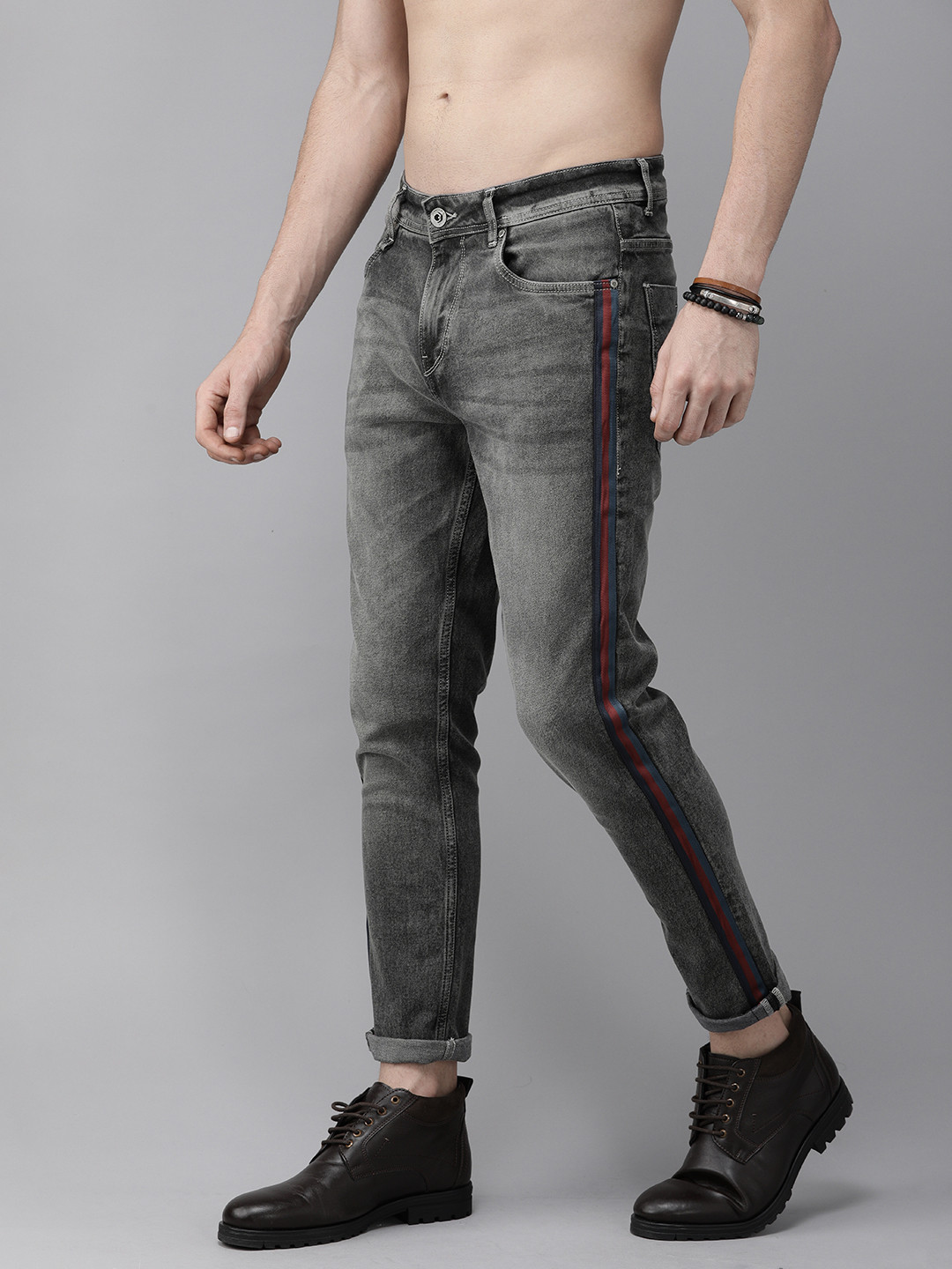 

Roadster Men Charcoal Grey Side Striped Regular Fit Mid-Rise Clean Look Stretchable Jeans