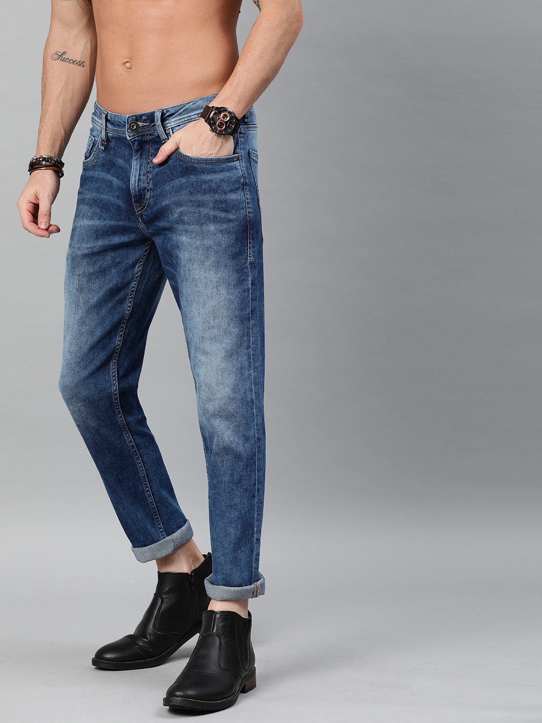 

Roadster Men Blue Slim Tapered Fit Mid-Rise Clean Look Stretchable Jeans