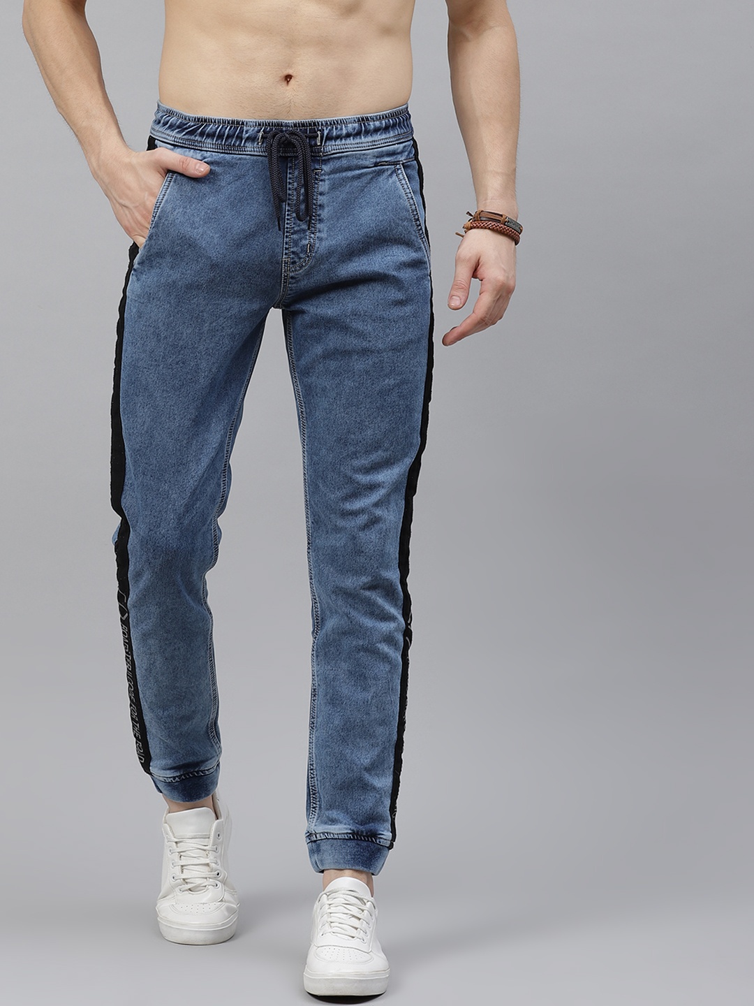

Roadster Men Blue Solid Straight Fit Denim Joggers