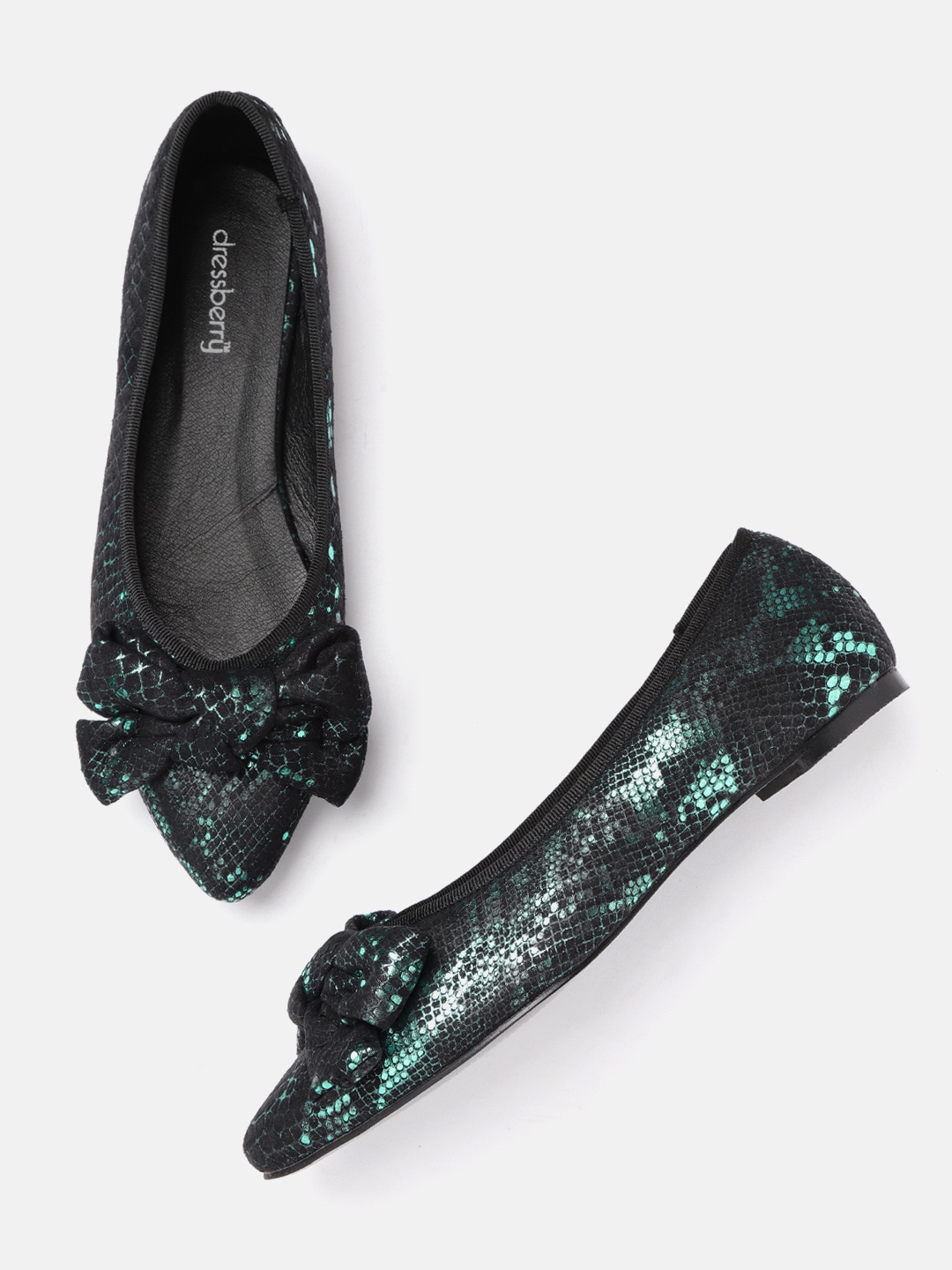 

DressBerry Women Black & Teal Green Snakeskin Textured Ballerinas