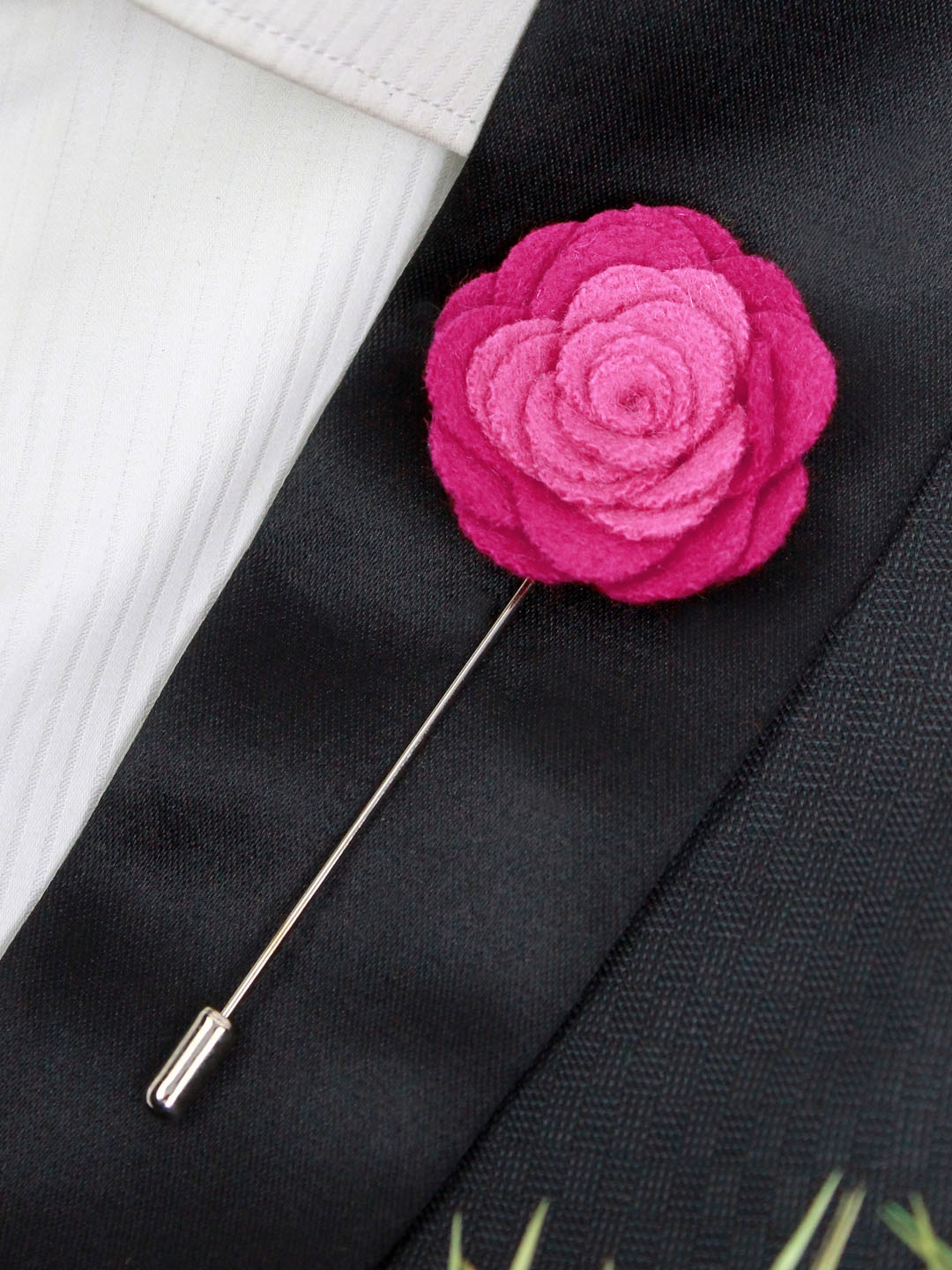 

PELUCHE Unisex Pink & Silver-Toned Graceful Bloom Lapel Pin