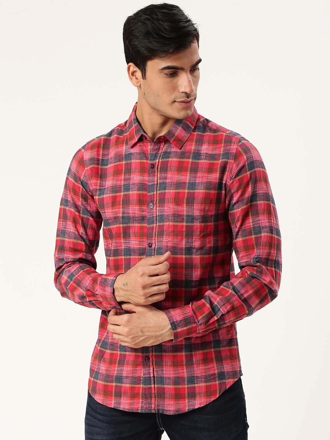 

United Colors of Benetton Men Red & Blue Slim Fit Checked Casual Shirt
