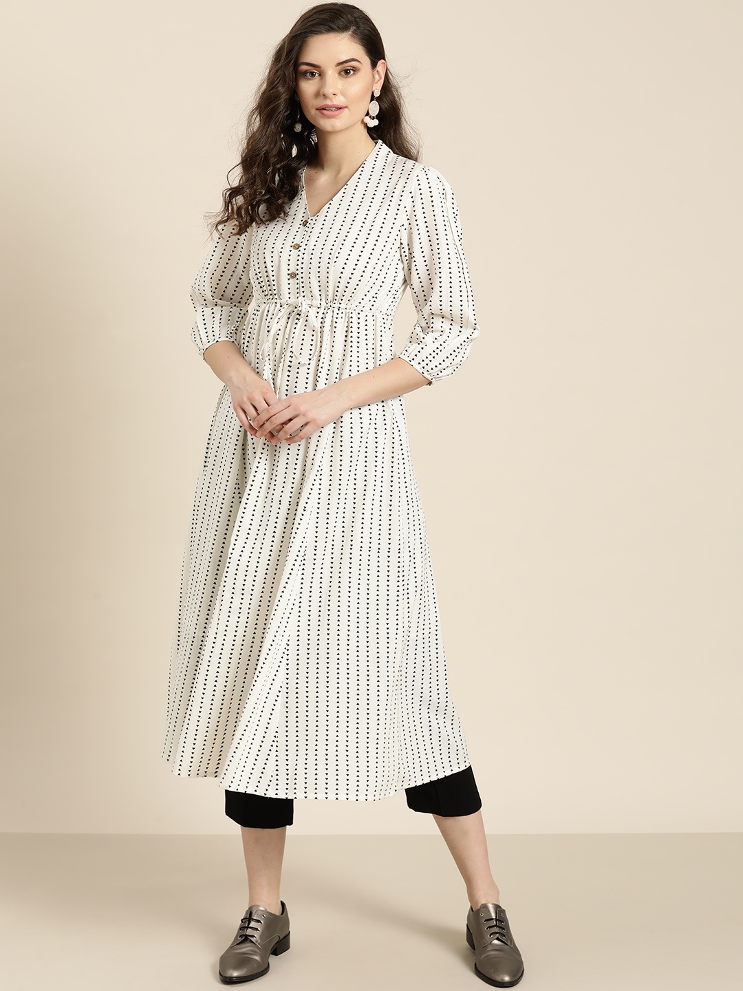 

Shae by SASSAFRAS Women White & Black Geometric Print Anarkali Kurta