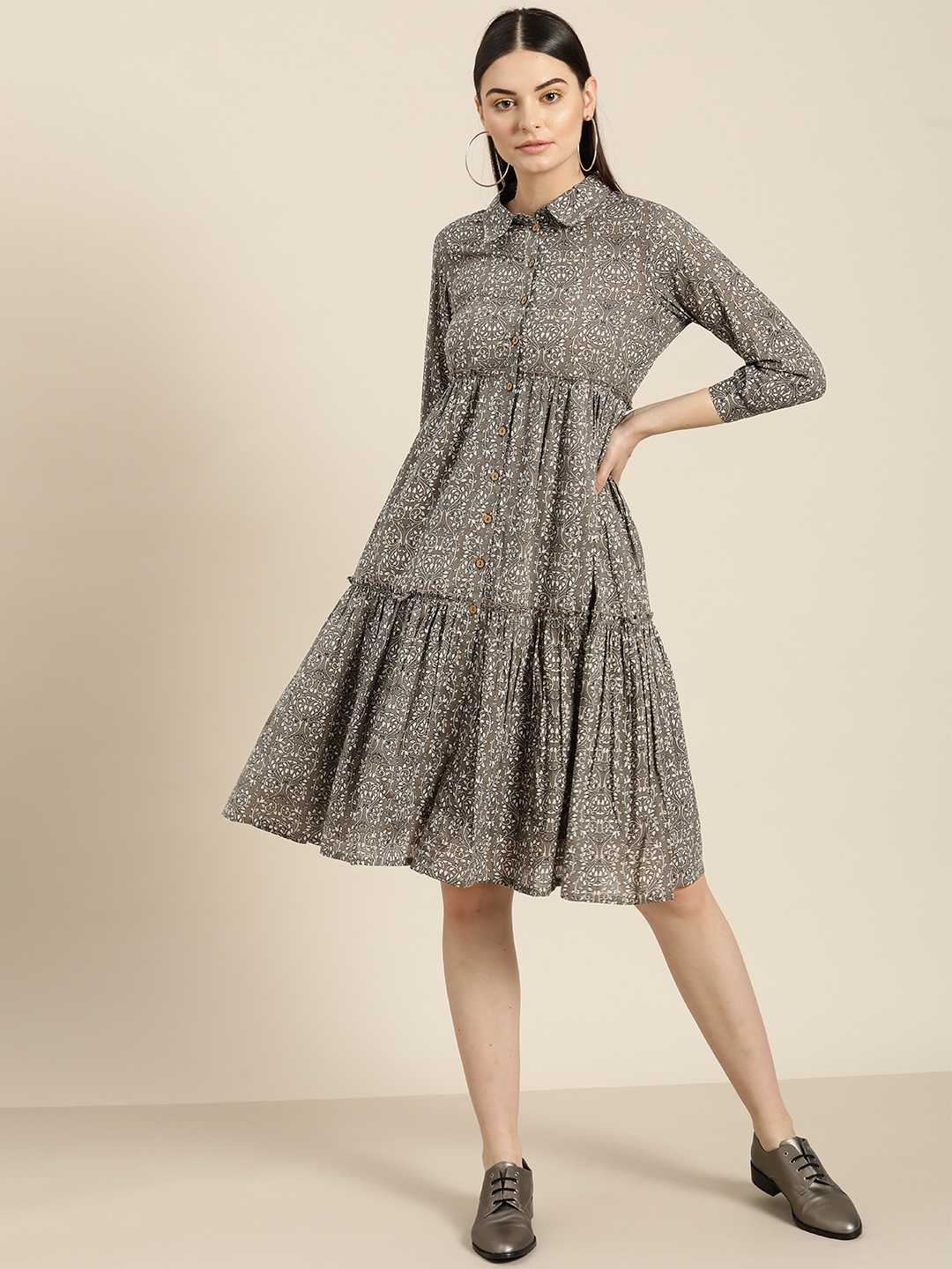 

Shae by SASSAFRAS Women Charcoal Grey & White Printed Tiered Shirt Dress