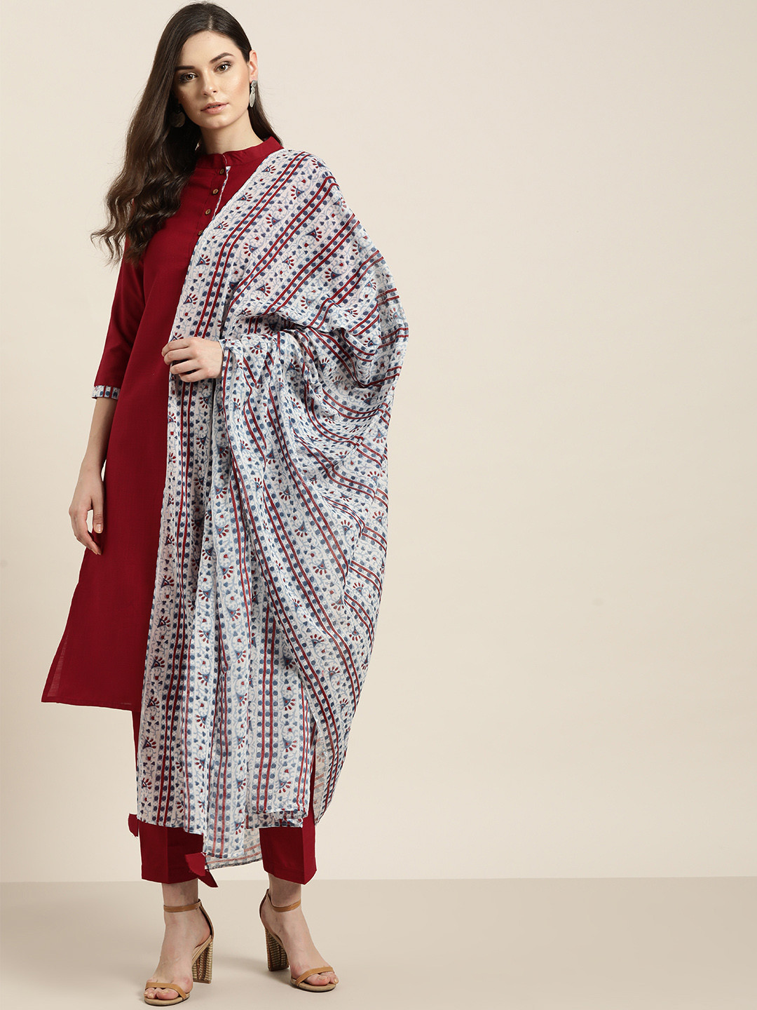

Shae by SASSAFRAS Women Maroon Solid Kurta with Trousers & Dupatta