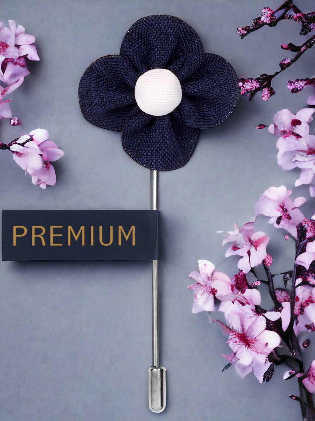 

PELUCHE Unisex Blue & White The Four Petal Flower Lapel Pin