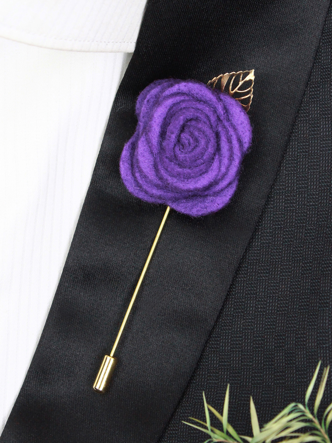 

PELUCHE Unisex Purple The Prince Charming Lapel Pin