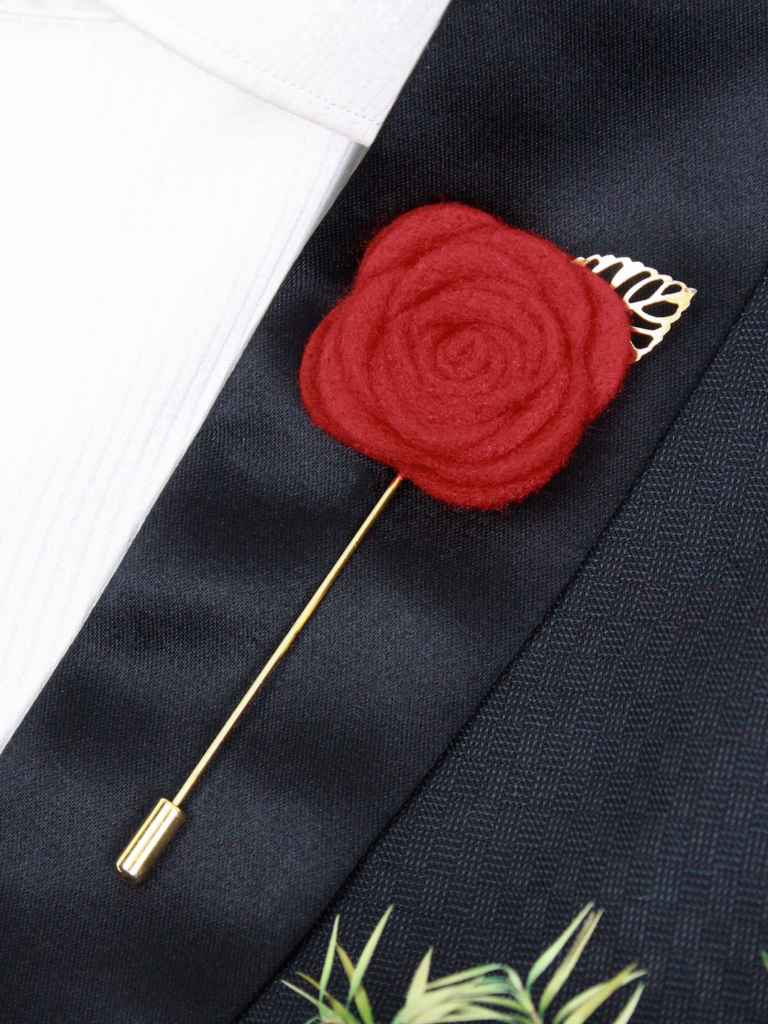 

PELUCHE Unisex Red The Prince Charming Lapel Pin