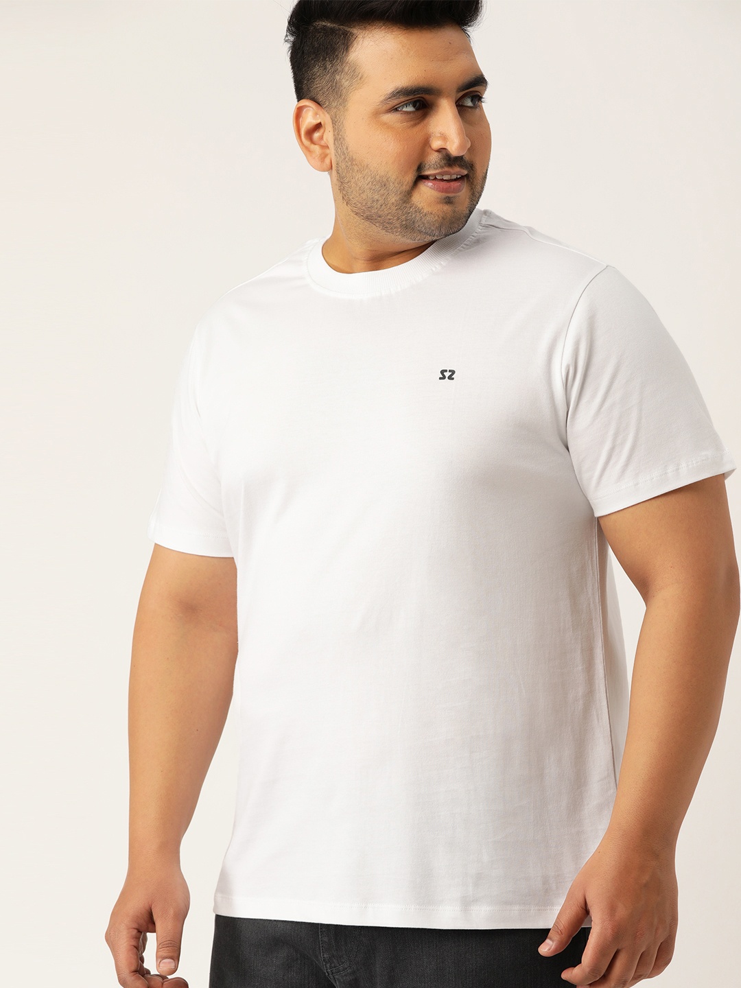 

Sztori Plus Size Men White Solid Round Neck T-shirt