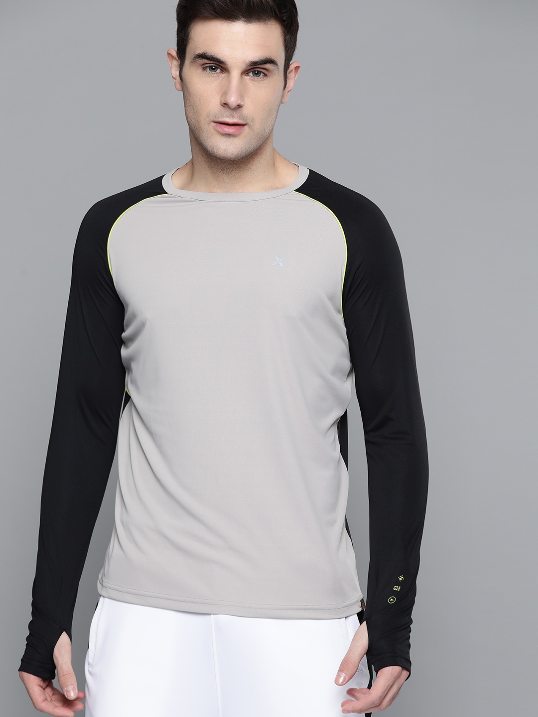 

HRX By Hrithik Roshan Men Wet Weather Colourblocked Round Neck & Thumbhole Outdoor T-Shirt, Grey