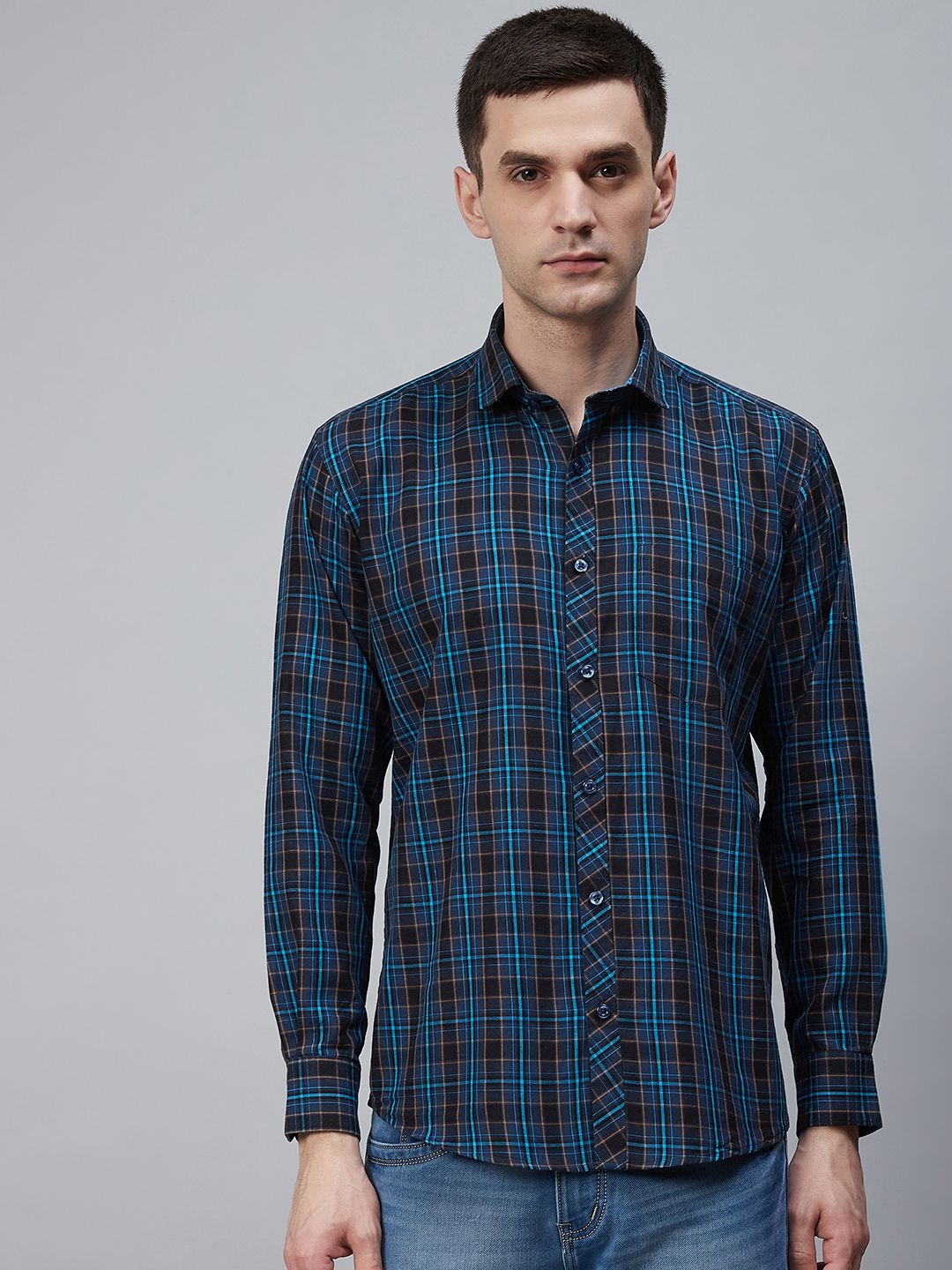 

Shaftesbury London Men Blue & Black Enzyme-Washed Eco-Friendly Smart Checked Casual Shirt