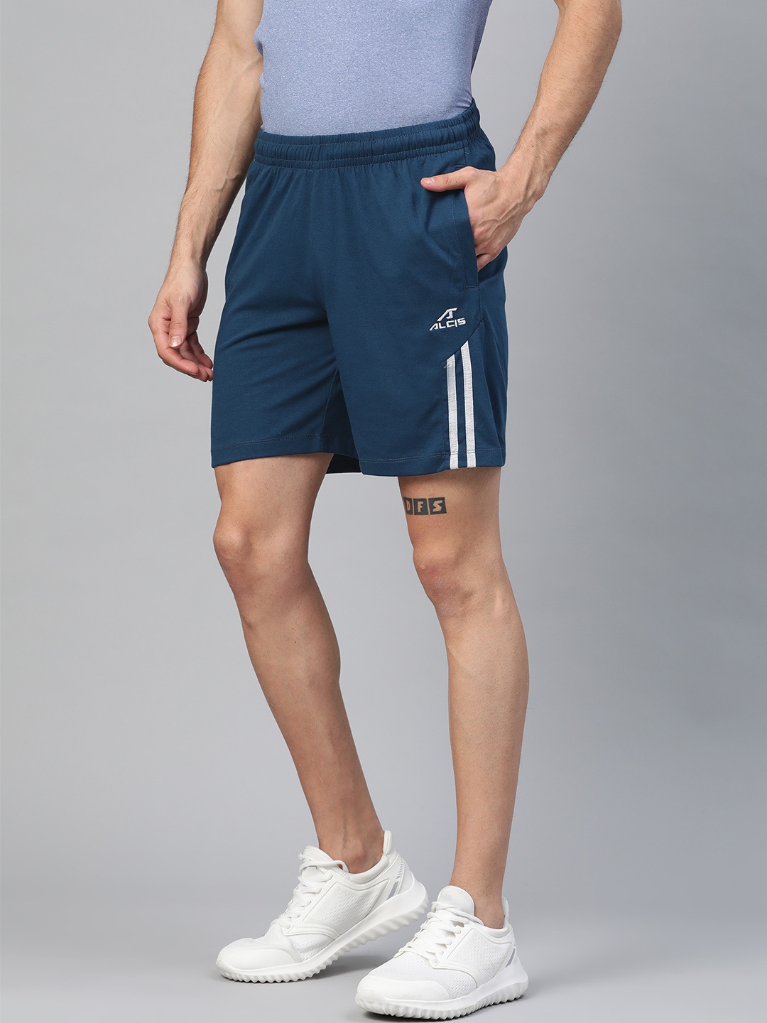 

Alcis Men Teal Blue Solid Regular Fit Sports Shorts