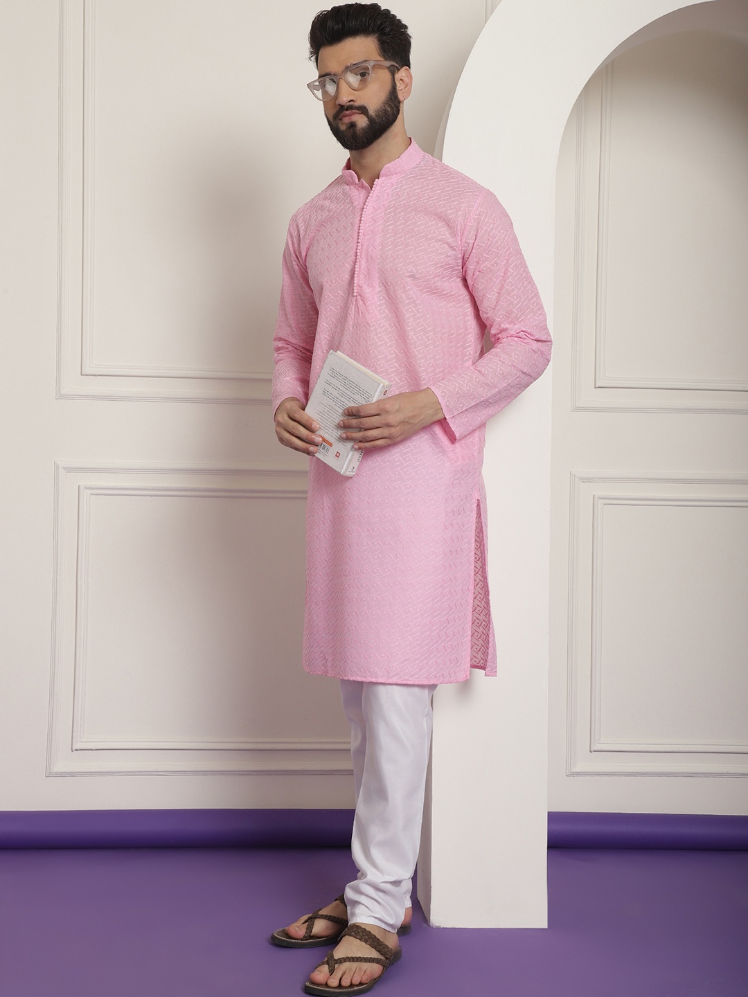 

SOJANYA Men Pink & White Embroidered Kurta with Churidar
