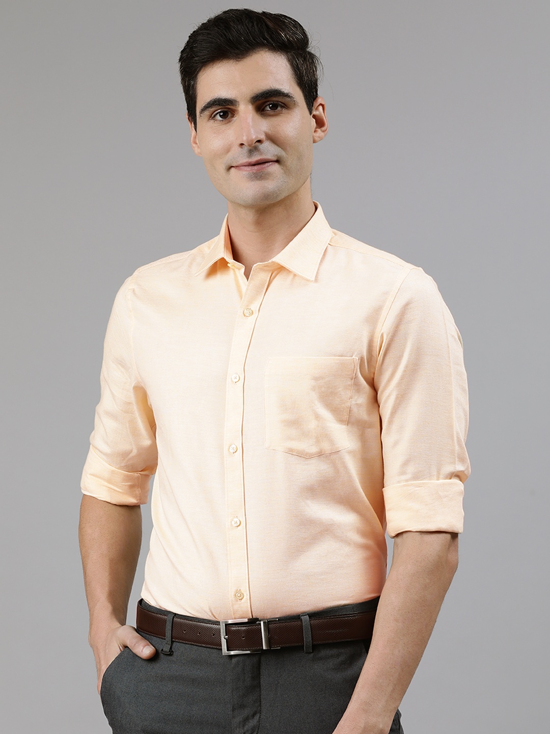 

Turtle Men Peach-Coloured Slim Fit Textured Formal Shirt