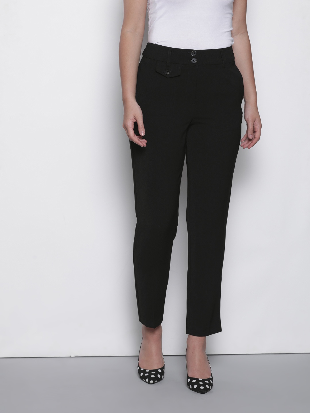 

DOROTHY PERKINS Women Black Tapered Fit Solid Regular Trousers