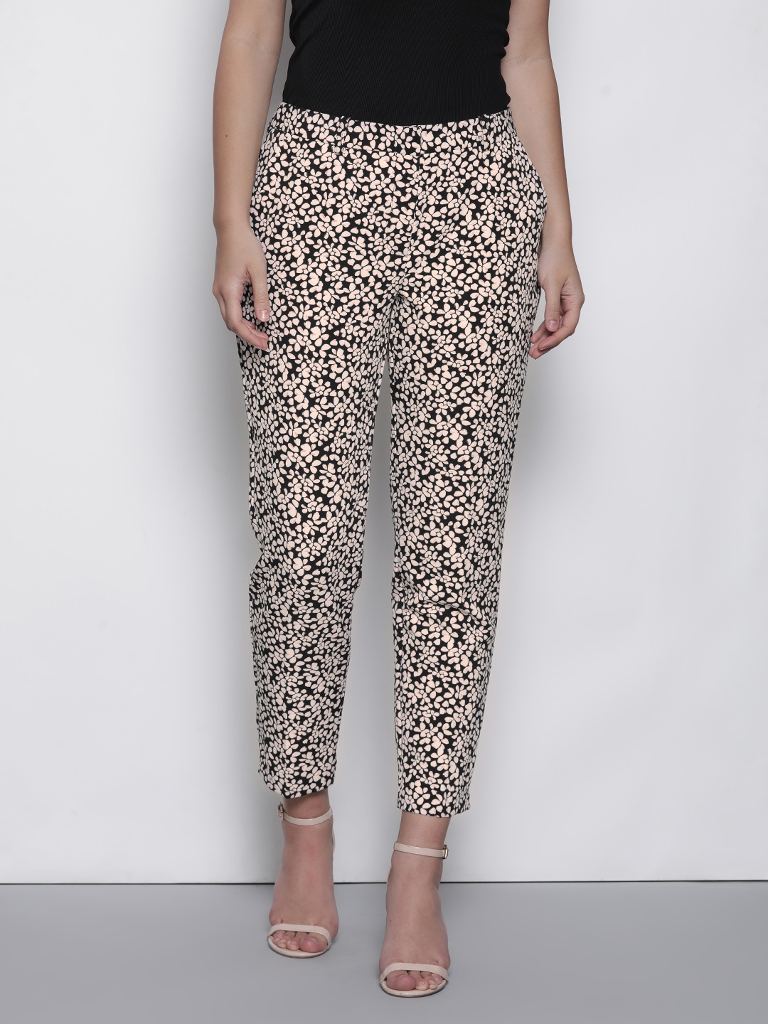 

DOROTHY PERKINS Women Black & Peach-Coloured Regular Fit Printed Trousers