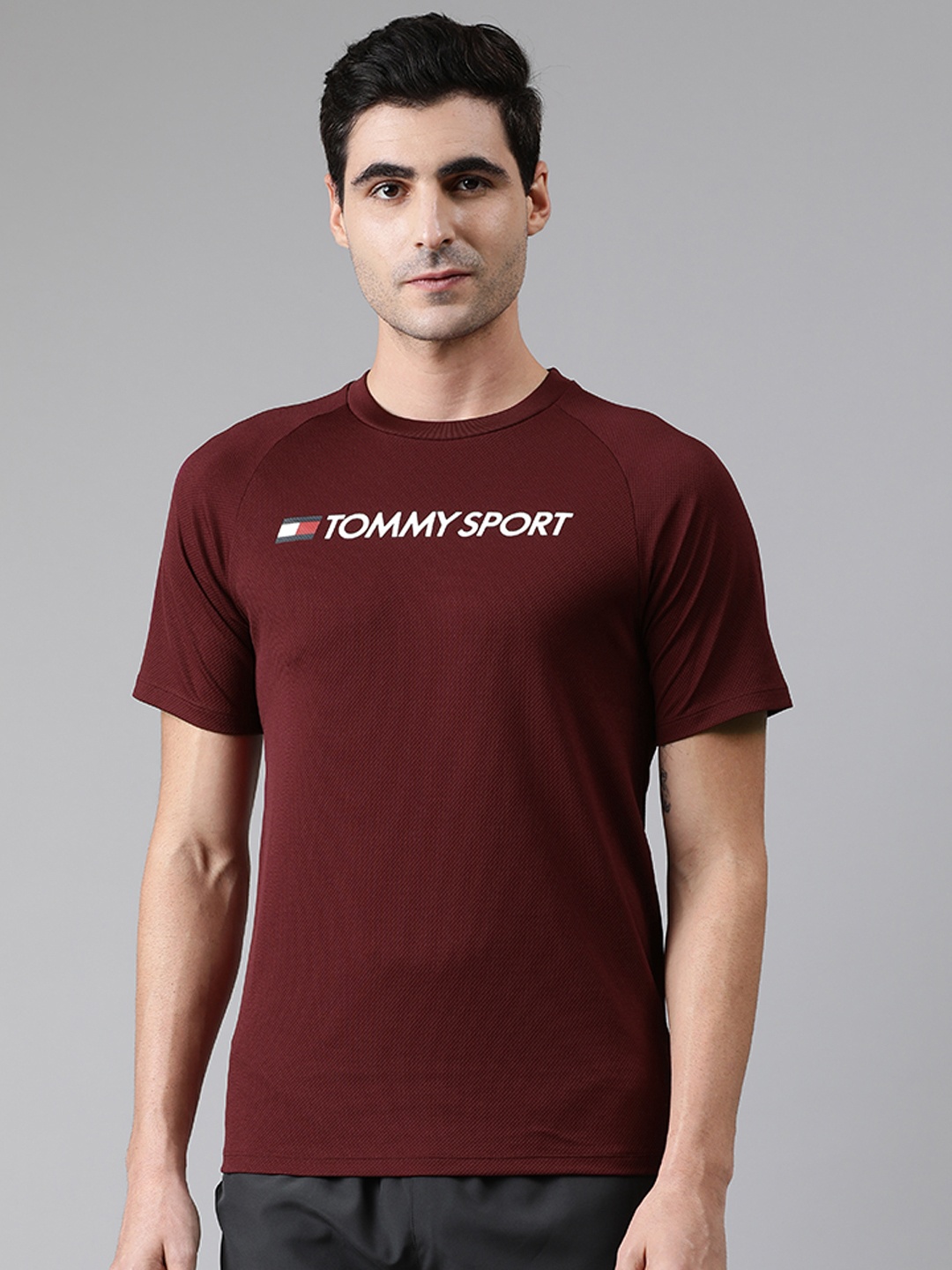 

Tommy Hilfiger Men Maroon Slim Fit Printed Round Neck T-shirt