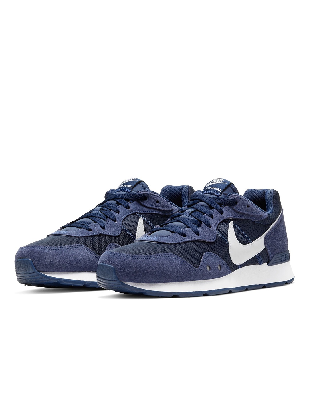 

Nike Men Blue VENTURE RUNNER Sneakers