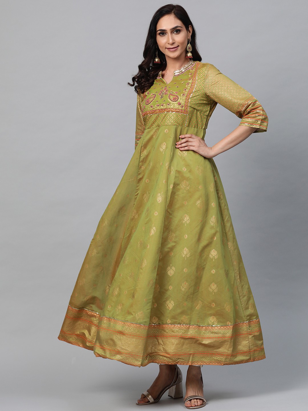 

AURELIA Women Green & Golden Printed Maxi Dress