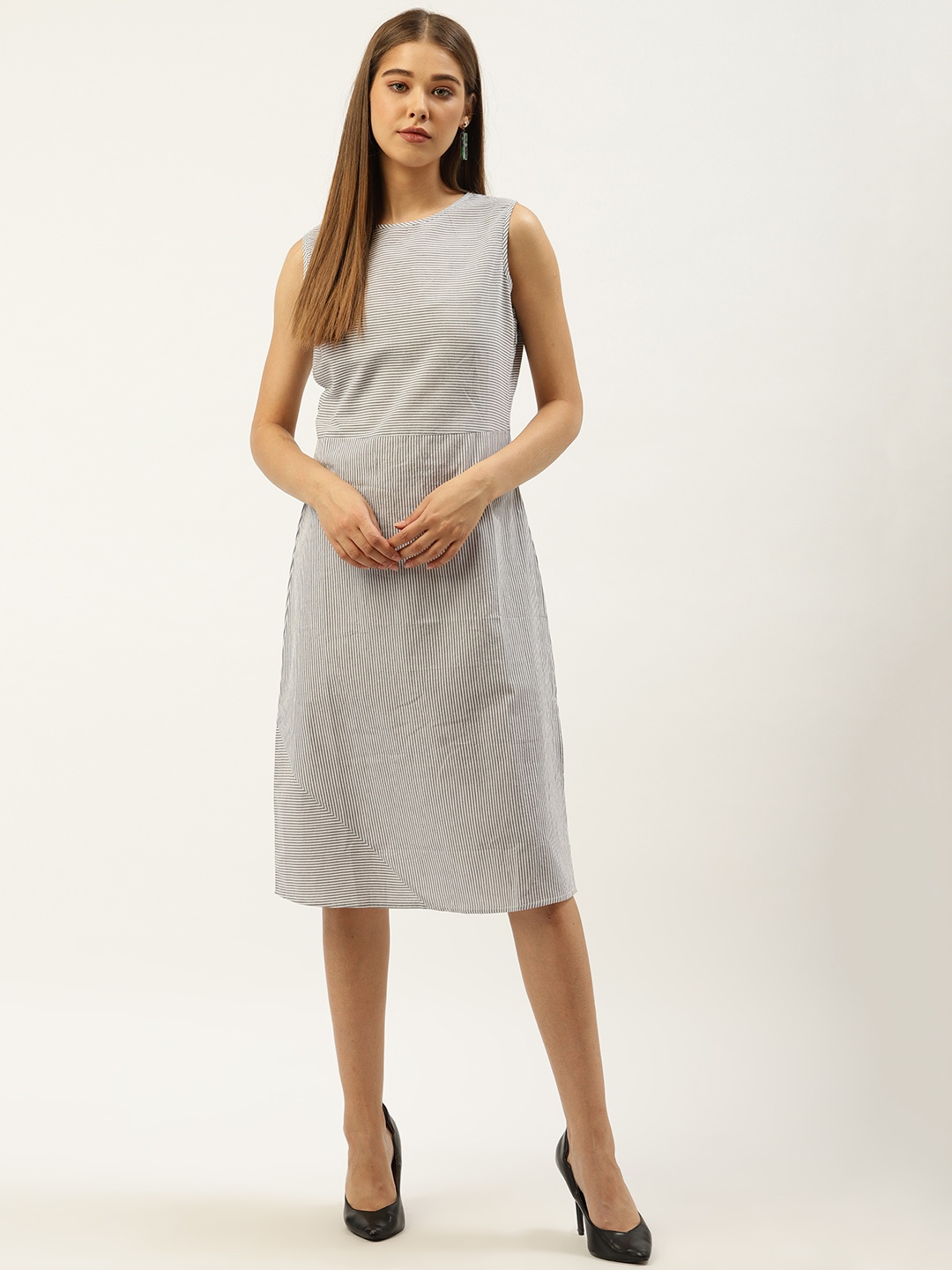 

An Episode Women Grey & Off-White Striped Side Slit Shift Dress