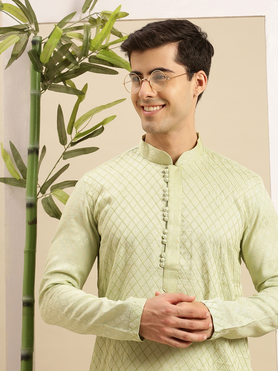 

Sanwara Men Green Woven Design Jacquard Straight Kurta