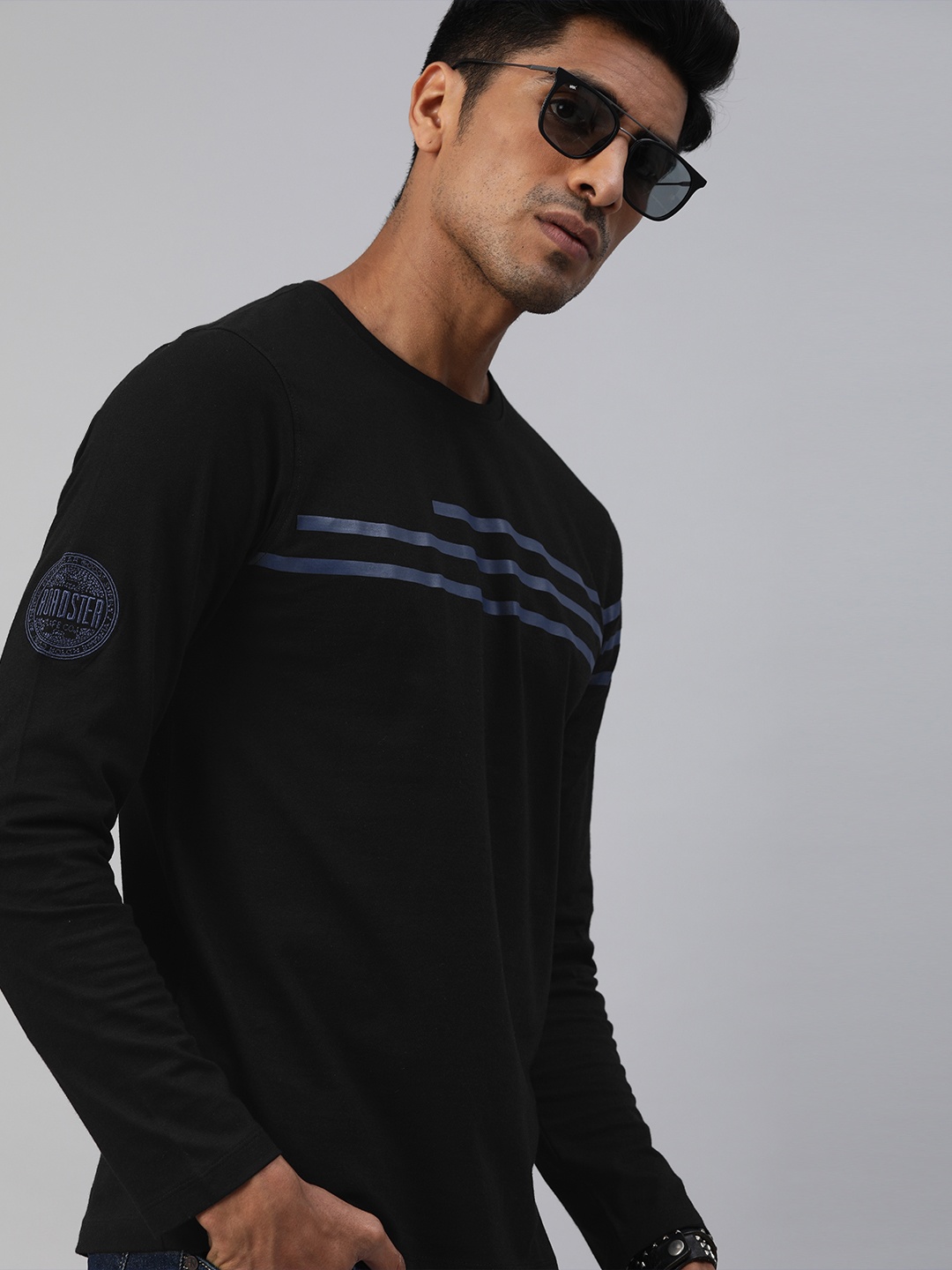 

Roadster Men Black Blue Striped Round Neck Pure Cotton T-shirt