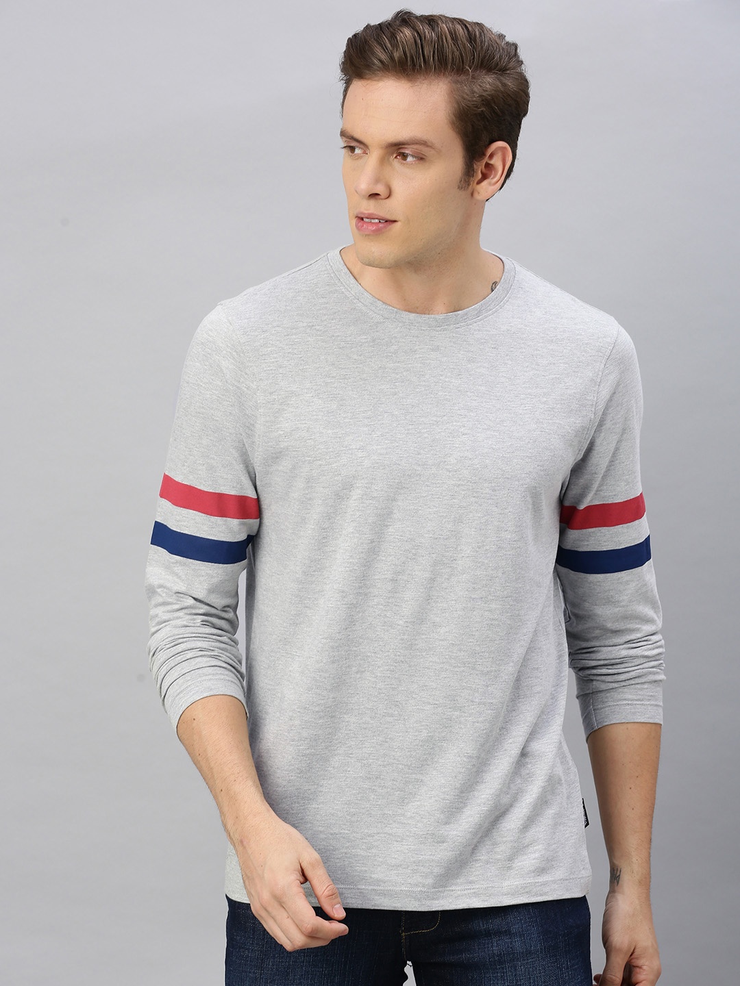 

Roadster Men Grey Melange Solid Round Neck T-shirt