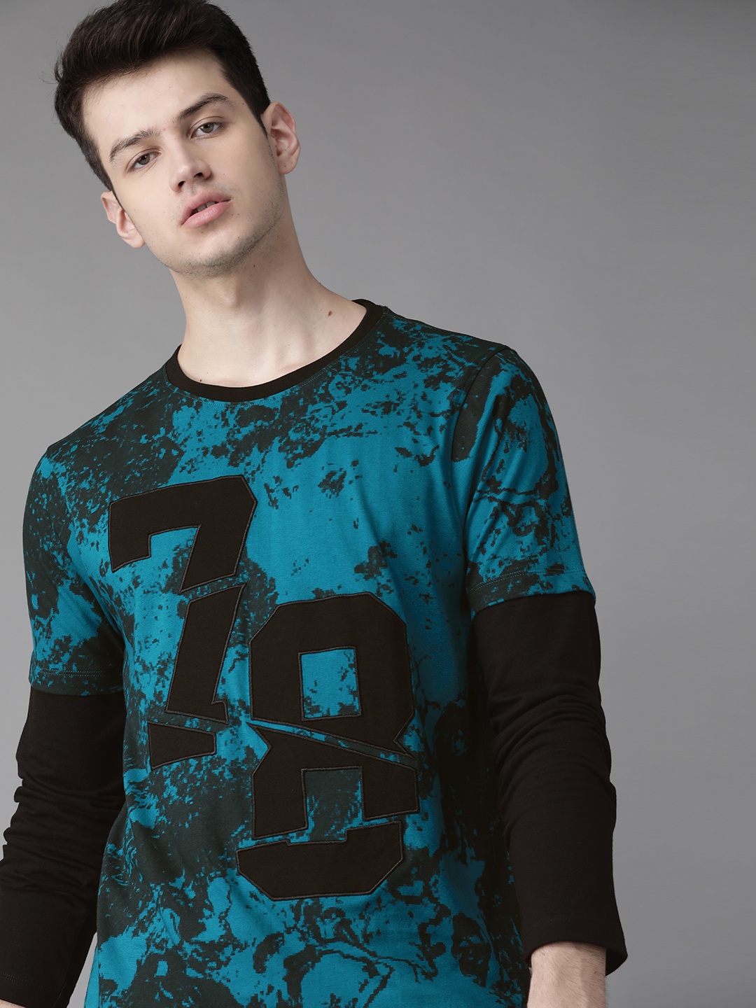 

Roadster Men Blue & Black Printed Round Neck T-shirt