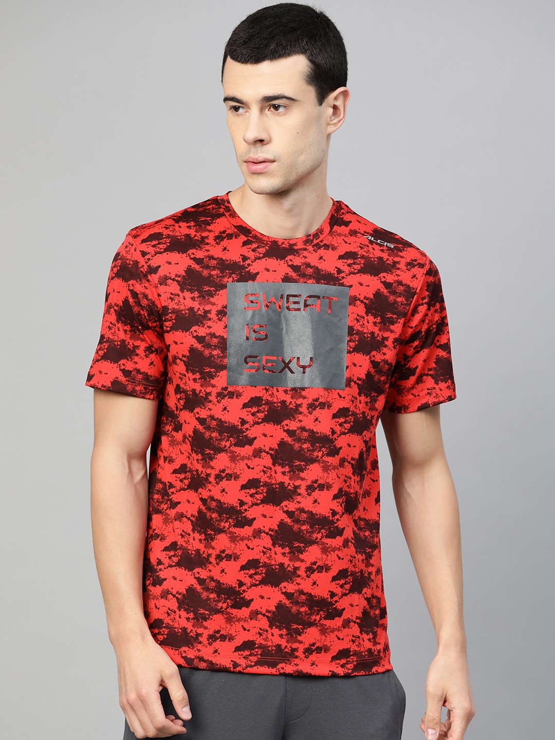 

Alcis Men Red & Black Printed Round Neck Training T-shirt