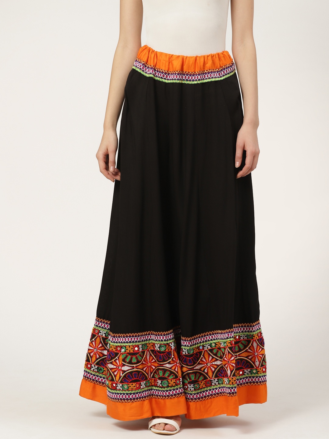 

Vastraa Fusion Women Black Solid Flared Maxi Skirt