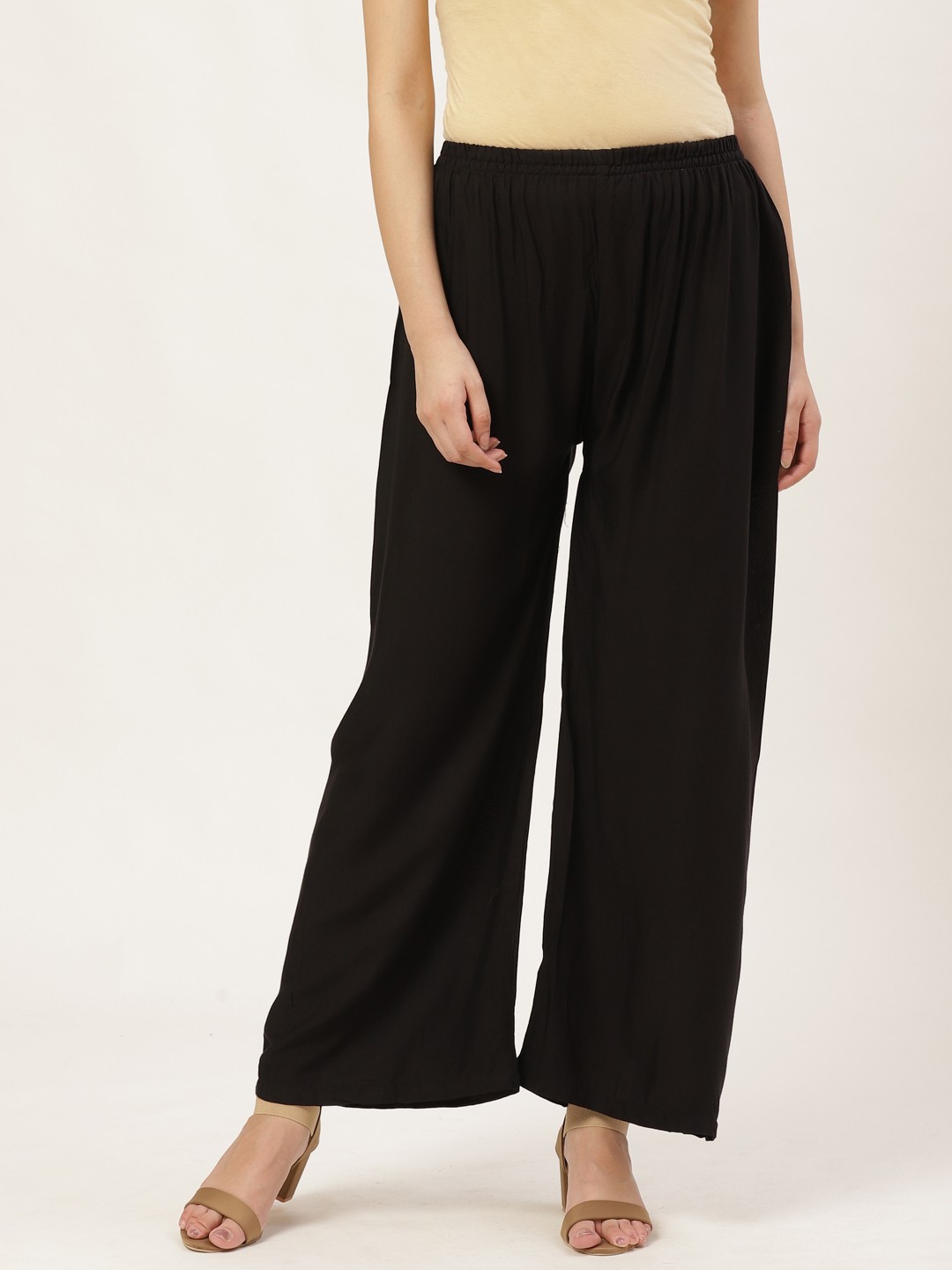 

Vastraa Fusion Women Black Solid Flared Palazzos